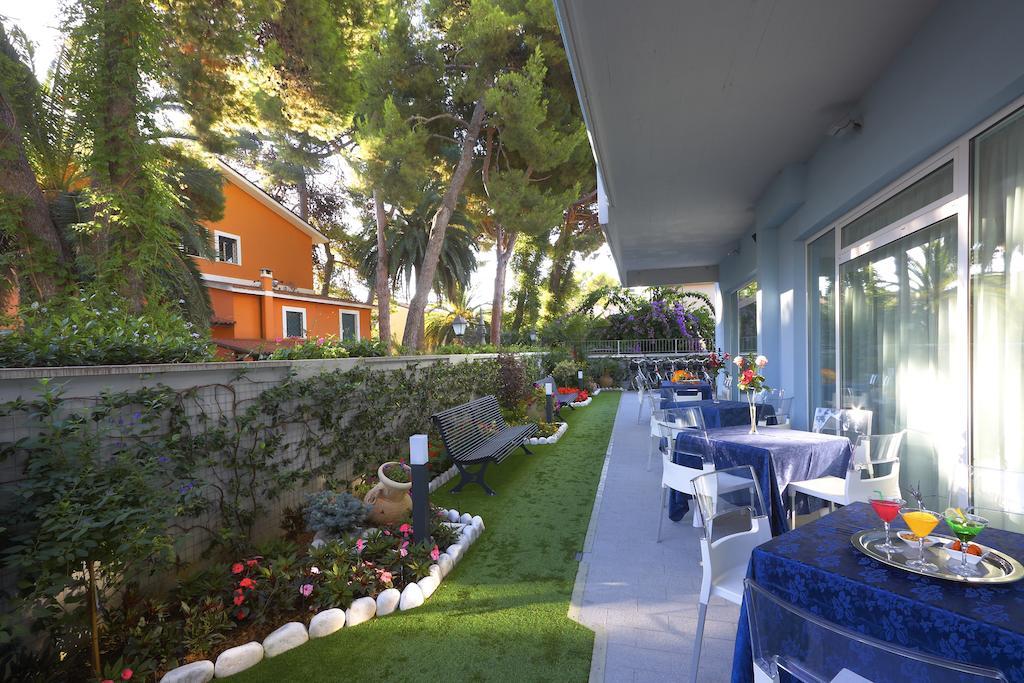 Aurea Hotel Tortoreto Екстер'єр фото